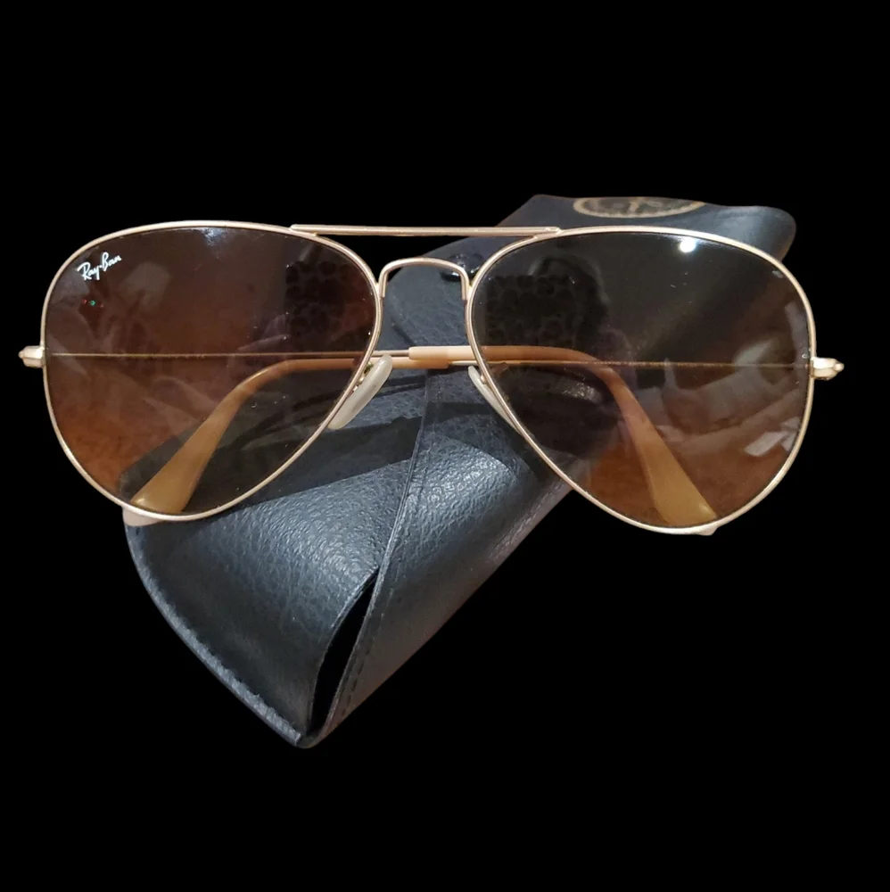 Ray Ban Aviator Large Gold Sunglasses and Case - Picture 2 of 11